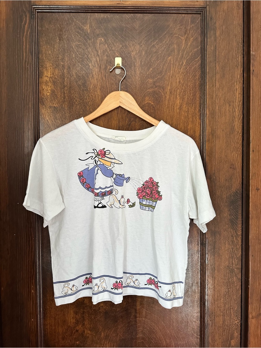 Vintage Women’s White Graphic Sunbonnet Short Sleeve Tee